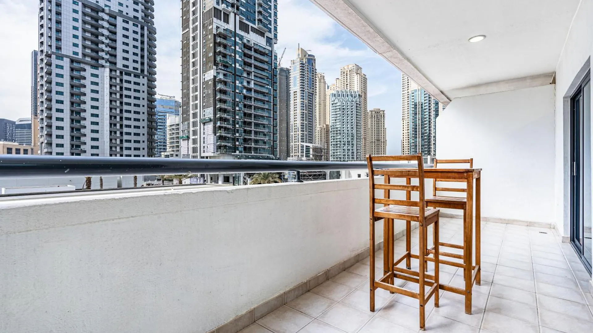 Apartment Elegant Home In The Heart Of Marina Dubai