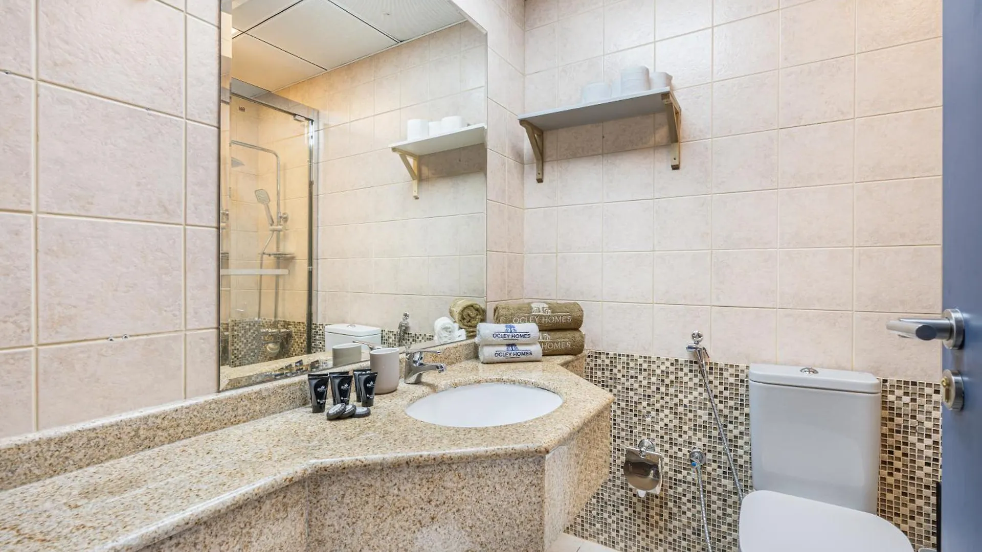Elegant Home In The Heart Of Marina Dubai Apartment