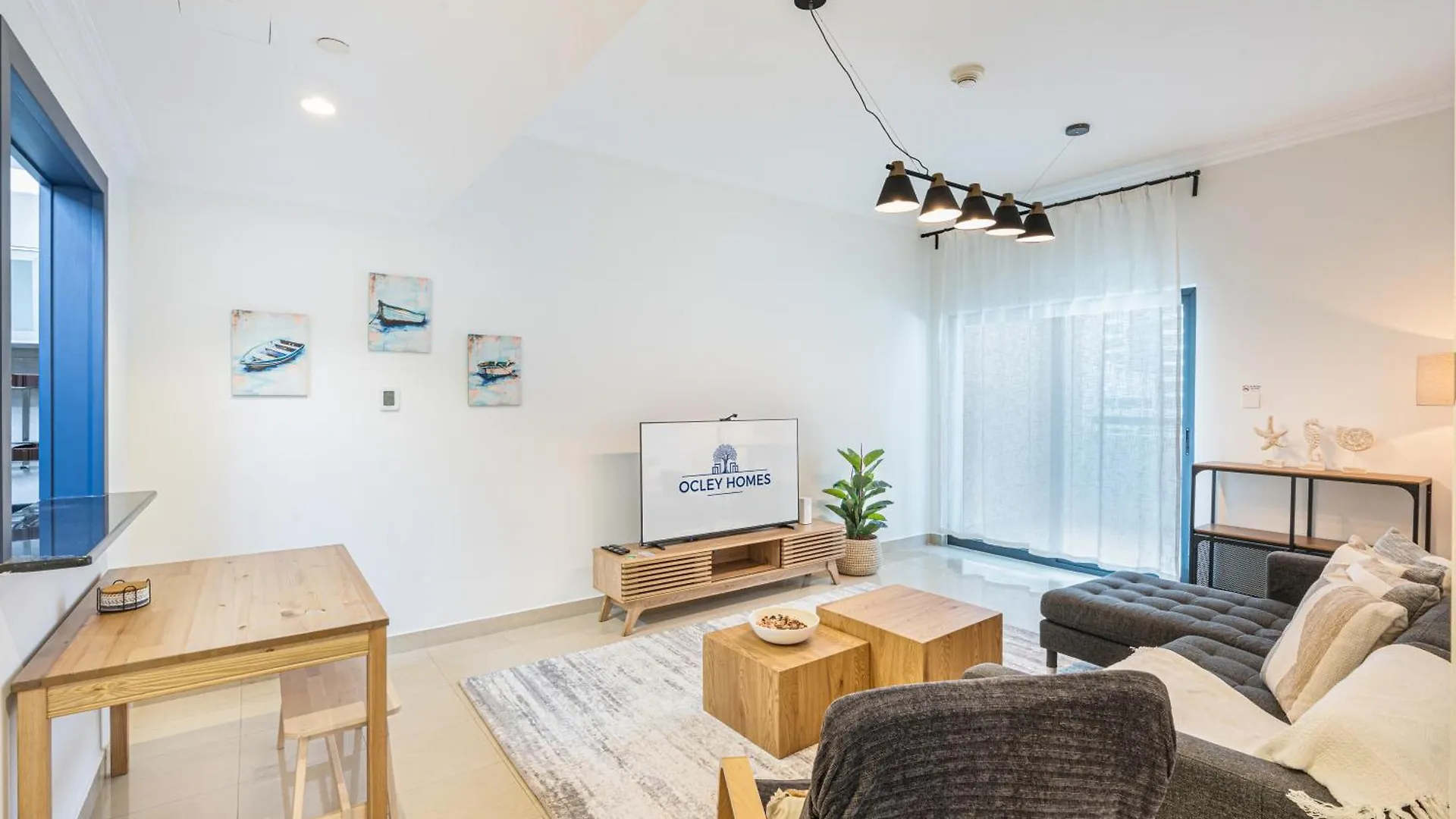 Elegant Home In The Heart Of Marina contacts